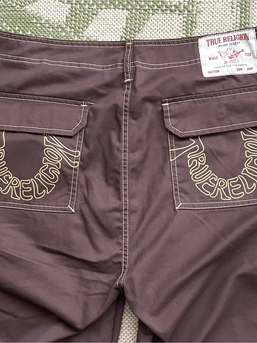 True Religion Men's Cargo Pants in Brown w/brand logo on back pockets NWT 36